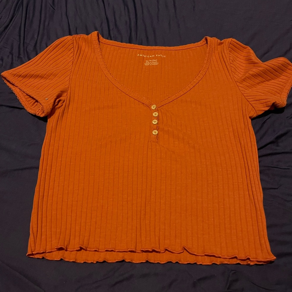 Pink/ rose pink American eagle cropped top.